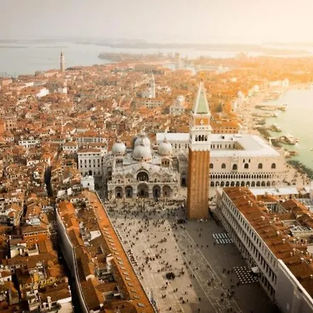 Davina Luxury - Center - Free Parking - Venice In 30' - Ac Treviso